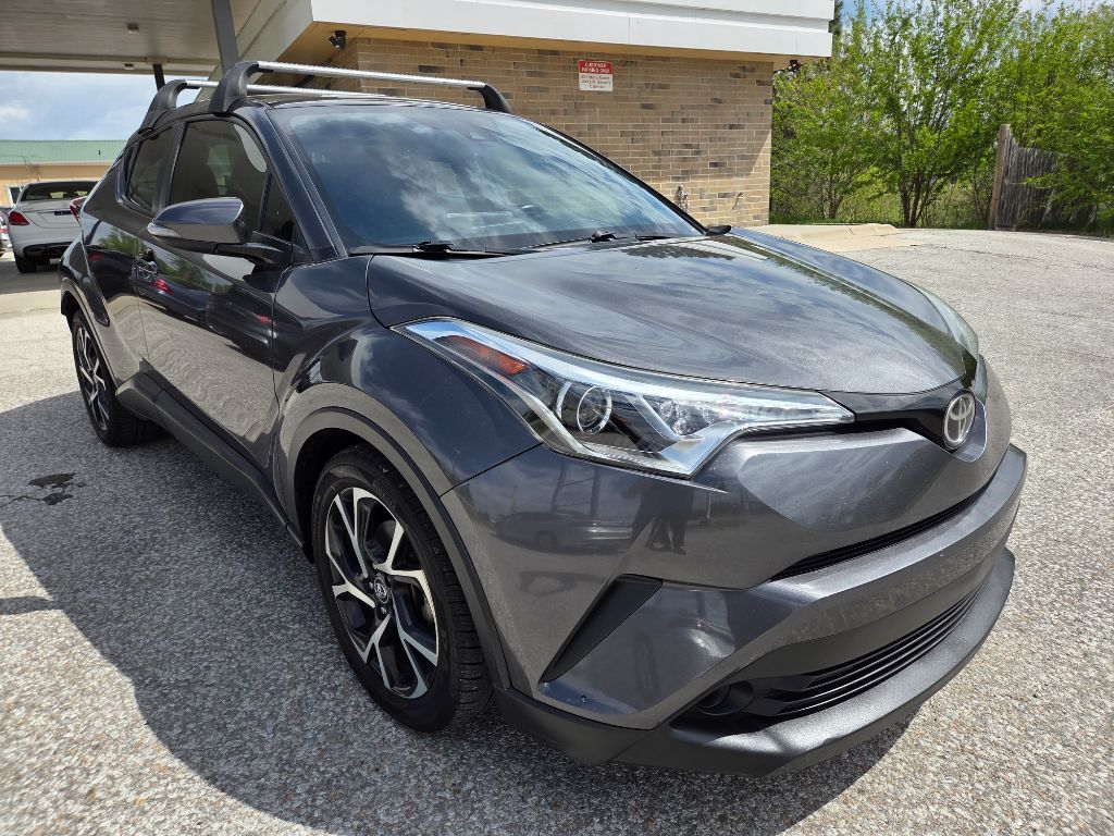 2018 Toyota C-HR XLE's photo